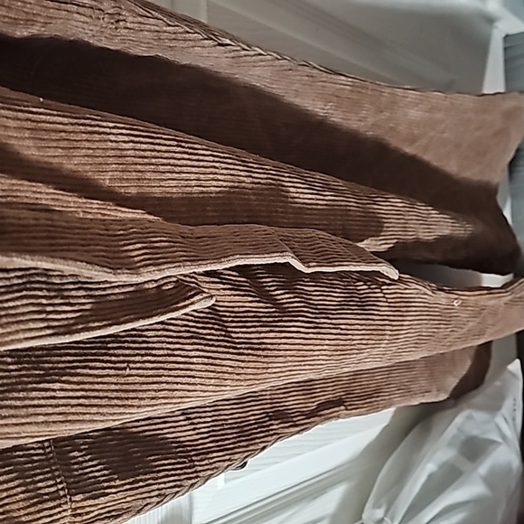 NWOT OVER ALLS PERFECT FOR FALL! SIZE SMALL - Picture 4 of 8